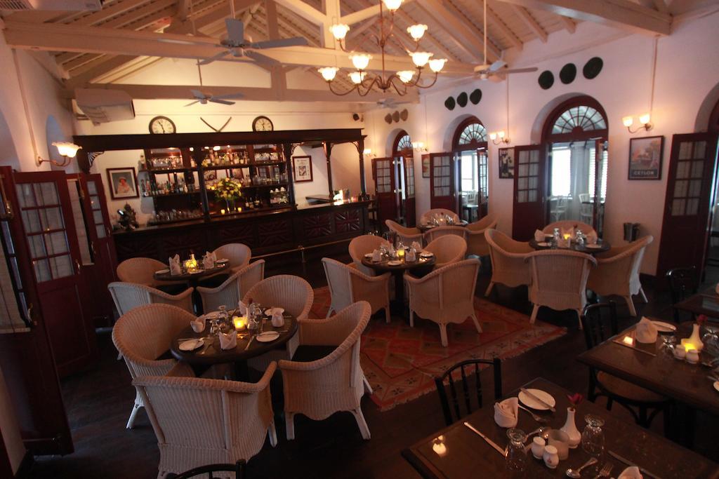 Royal Bar & Hotel Kandy Luaran gambar
