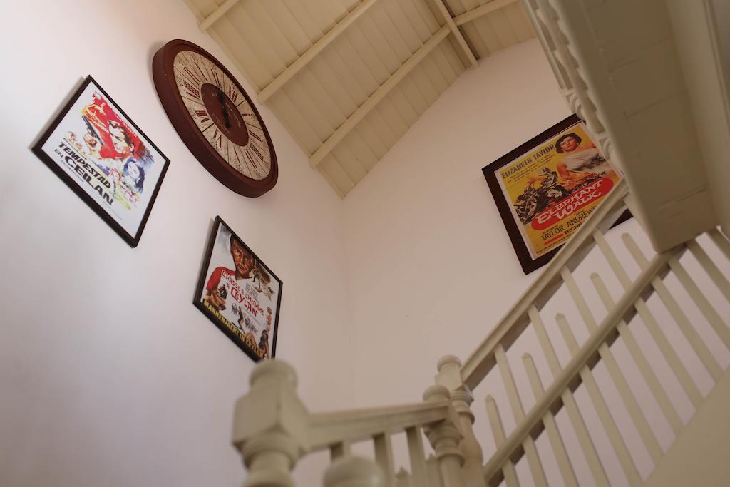 Royal Bar & Hotel Kandy Luaran gambar