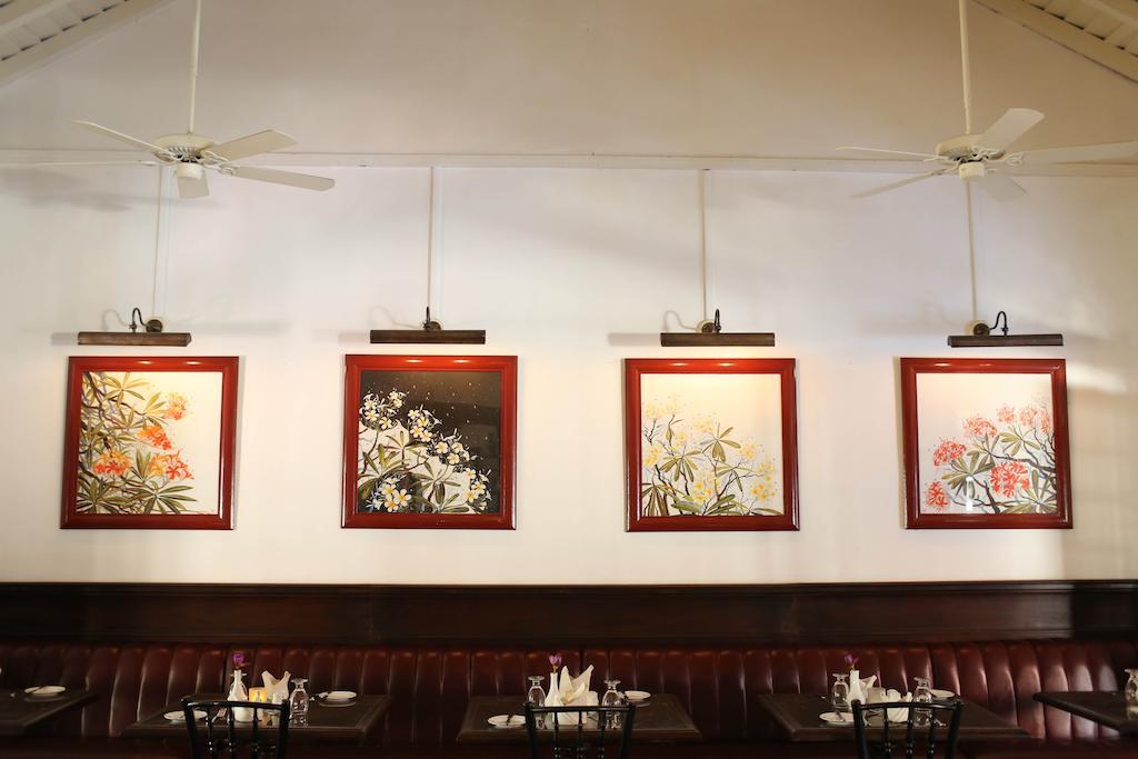 Royal Bar & Hotel Kandy Luaran gambar