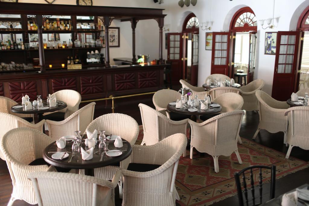 Royal Bar & Hotel Kandy Luaran gambar